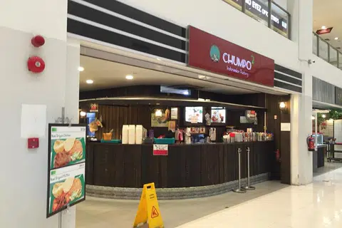 LESEN DIGANTUNG: Kedai makan Chumpo2 Indonesian Padang di Rivervale Plaza digantung lesen selama dua minggu, berkua tkuasa 26 September hingga 9 Oktober 2023.