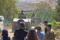 Anggota tentera Lebanon dikerahkan di pintu masuk bandar Zawtar al-Gharbiyeh, selatan Lebanon, selepas pasukan Israel berundur dari kawasan berkenaan pada 21 Julai.