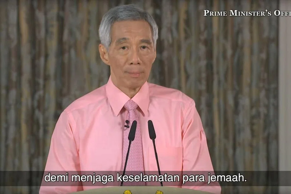 BERWASPADA: PM Lee berkata jemaah harus berwaspada sebelum menghadiri perhimpunan termasuk perhimpunan agama. Foto: YOUTUBE/PEJABAT PERDANA MENTERI