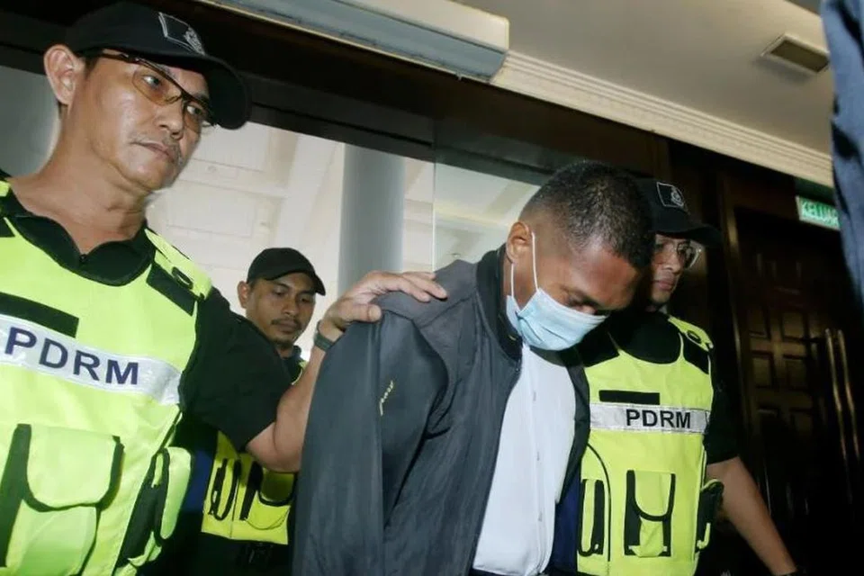 Pegawai kadet Akademi Latihan Ketenteraan (ALK) Universiti Pertahanan Nasional Malaysia (UPNM), Mohd Adil Mat Awang Ghani, 22 tahun, didakwa di Mahkamah Majistret Kuala Lumpur atas tuduhan mencederakan seorang junior dengan memijak perut mangsa ketika memakai kasut but.