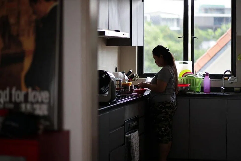 Bermula Rabu (20 Mei), ejen akan dapat membantu klien membatalkan permit kerja pembantu mereka meskipun pembantu itu belum mempunyai majikan baru. - Foto GIN TAY