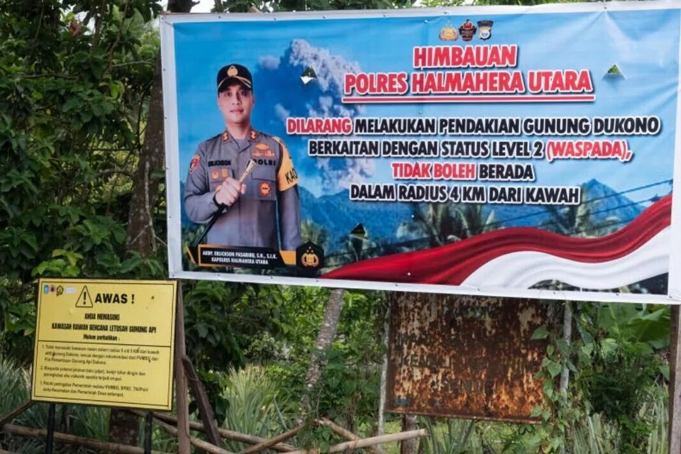 Gunung Dukono, pendaki Singapura