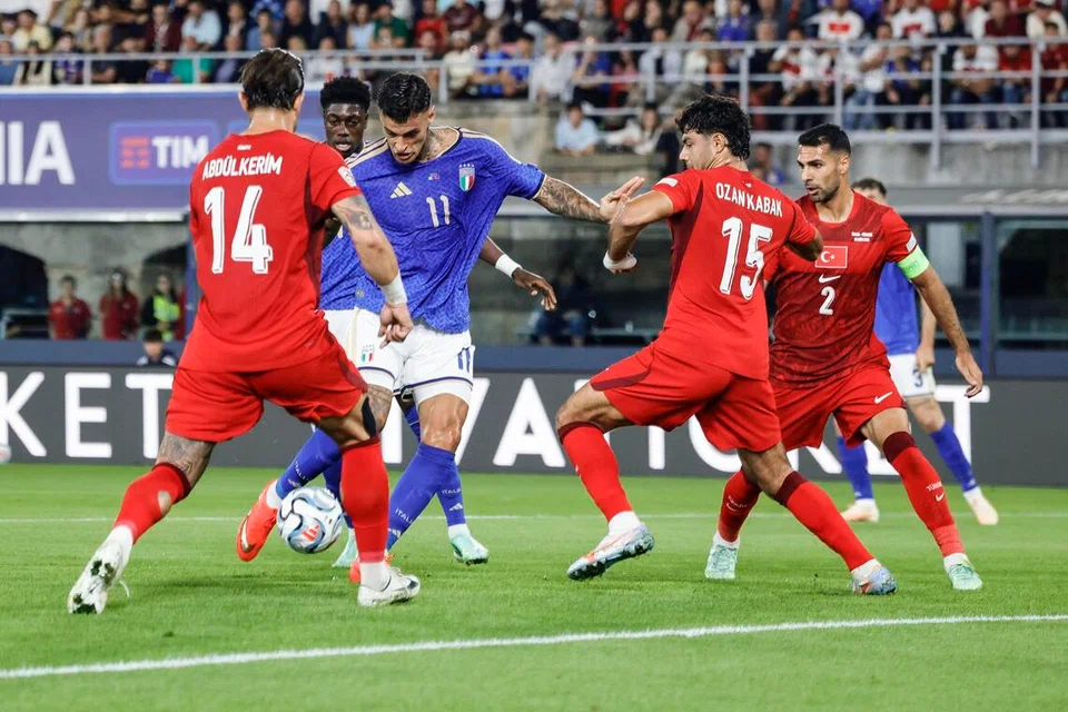 Penyerang Italy, Gianluca Scamacca menjaringkan gol pembukaan semasa menentang Turkey pada perlawanan Liga Negara-Negara Uefa di Stadium Renato Dall’Ara, Bologna, Italy, pada 5 Oktober.