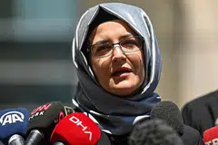 MAHU DIHUKUM: Cik Hatice Cengiz (atas) mahu Amerika menghukum Putera Mohammed Bin Salman bagi pembunuhan tunangnya, wartawan Jamal Khashoggi. - Foto AFP, EPA-EFE