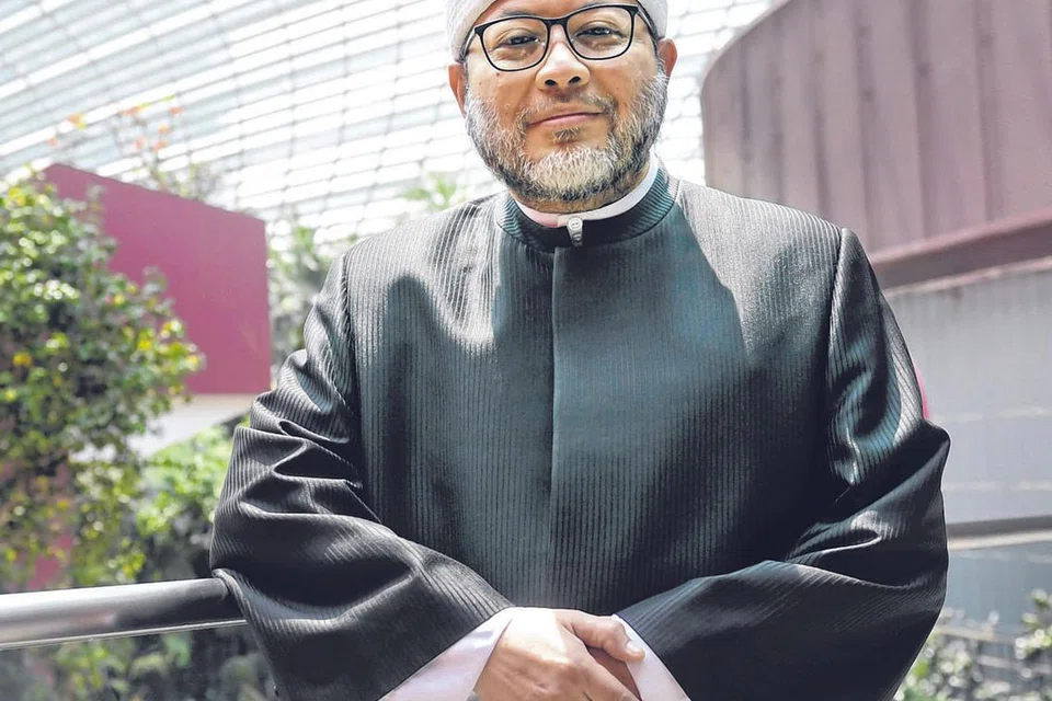 USTAZ MOHAMAD HASBI HASSAN