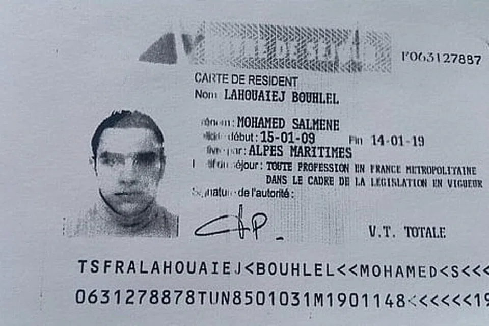 Imej daripada sumber polis Perancis menunjukkan salinan semula permit kediaman Mohamed Lahouaiej-Bouhlel, lelaki yang merempuh trak ke arah orang ramai semasa sambutan Hari Bastille di Nice pada 14 Julai. 