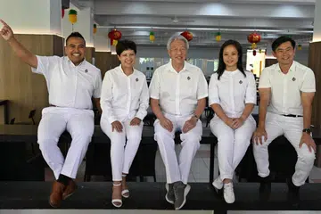 Encik Teo Chee Hean (tengah) tidak akan bertanding di GRC Pasir Ris-Changi dalam Pilihan Raya Umum 2025 (GE2025). Anggota lain pasukan Parti Tindakan Rakyat (PAP) bagi GRC itu terdiri daripada (dari kiri) Encik Sharael Taha, Cik Indranee Rajah, Cik Valerie Lee dan Encik Desmond Tan.