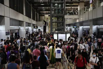 Penumpang dinasihatkan supaya merancang perjalanan mereka lebih awal dan mengambil tahu tentang perubahan jadual perkhidmatan bas dan kereta api bagi memastikan perjalanan yang lancar sepanjang musim perayaan.