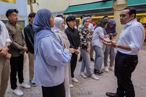 BELIA POSITIF: Golongan belia penuh potensi untuk menyumbang kepada masyarakat. 