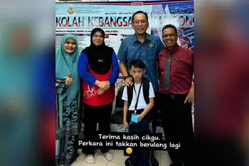Pelawak Malaysia, Shahrol Azizie Azmi (dua dari kanan), tersilap hantar anaknya, Iskandar Rizqi, 7 tahun, ke sekolah yang salah pada 12 Mac. Gelagat itu dimuat naik di akaun Instagram beliau dan tular di media sosial.