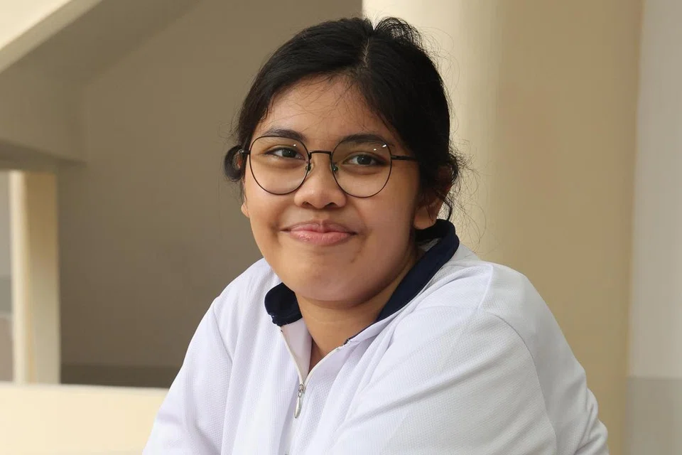 MINAT BAHASA JERMAN: Faiqah Hutami Nastiti Ridzuan belajar bahasa Jerman kerana tidak mahu berasa tersisih apabila rakan-rakannya dari Jerman berbual dalam bahasa itu. 