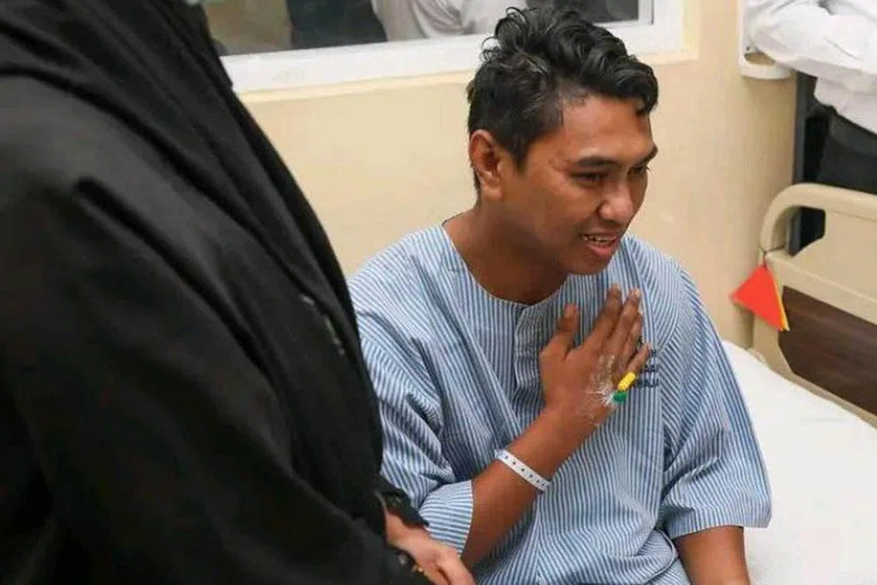 Koperal Mohd Hasif Roslan yang cedera dalam tragedi serangan berdarah Balai Polis Ulu Tiram, Johor, masih dirawat di Hospital Sultan Ismail, Johor Bahru. Kejadian itu turut mengorbankan dua rakan tugasnya, Allahyarham Konstabel Ahmad Azza Fahmi Azhar, 22 tahun, dan Allahyarham Muhamad Syafiq Ahmad Said, 24 tahun.