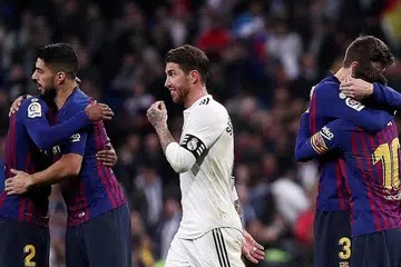 BAKAL BERAKSI: Pemain kelab La Liga seperti Real Madrid dan Barcelona akan mula menjalani ujian bagi koronavirus Covid-19 minggu depan, dalam langkah pertama untuk menyambung musim bola sepak Sepanyol pada Jun. - Foto REUTERS
