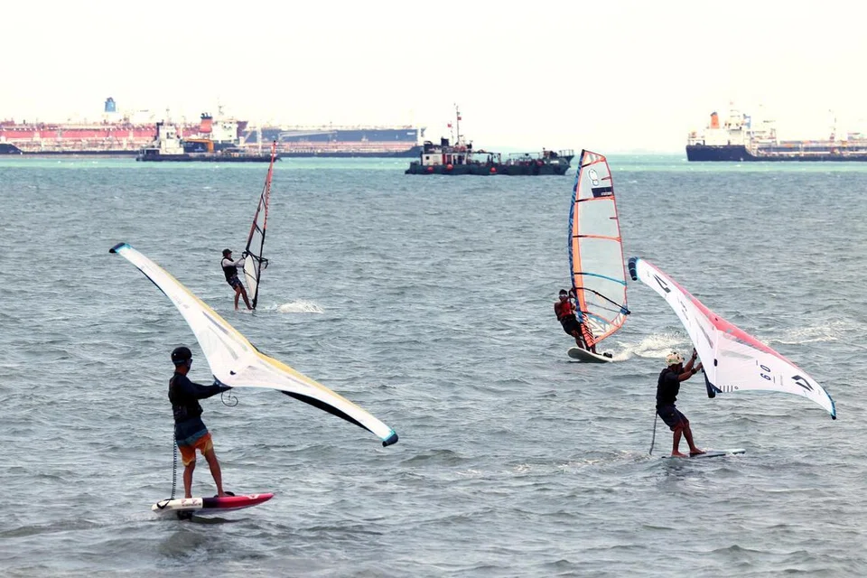 Beberapa kegiatan sukan laut bakal terjejas, dengan sukan luncur lelayang dijangka paling terjejas.