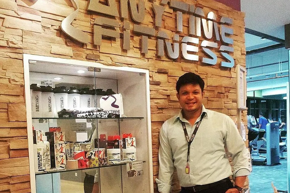 JALANI GAYA HIDUP SIHAT: Ako mengongsi gambar ini di Instagram pada 2015 selepas mendapatkan keahlian gimnasium, iaitu antara langkah permulaan dalam usaha mengempiskan perut. - Foto ihsan AKO MUSTAPHA