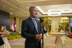 HUBUNGAN DENGAN LAOS:  Dr Balakrishnan berkata ia merupakan masa yang sesuai untuk “bertemu, mengkaji semula hubungan dua hala kededua negara serta merancang arah jalan masa hadapan”.