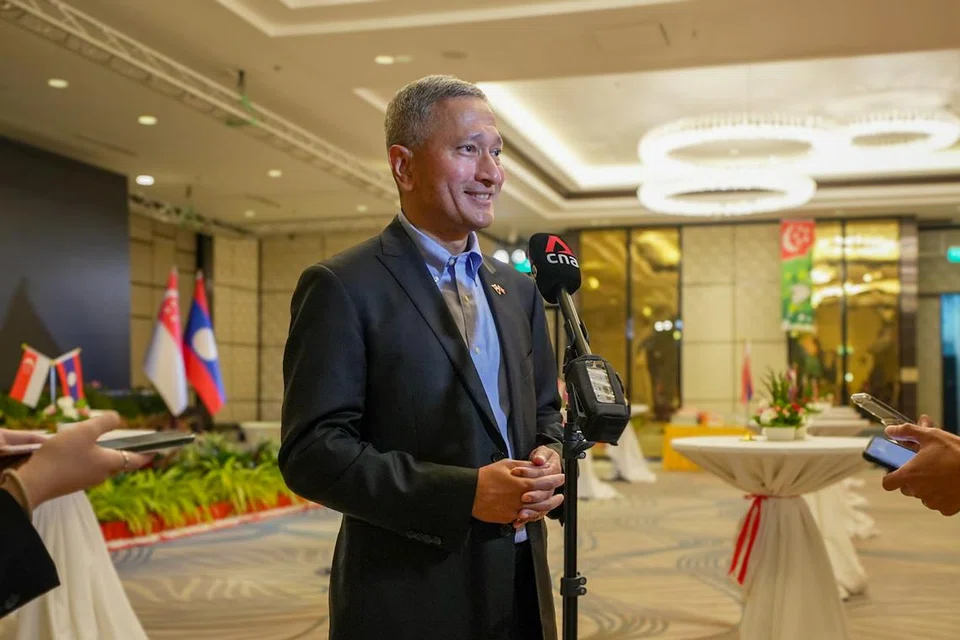 HUBUNGAN DENGAN LAOS:  Dr Balakrishnan berkata ia merupakan masa yang sesuai untuk “bertemu, mengkaji semula hubungan dua hala kededua negara serta merancang arah jalan masa hadapan”.