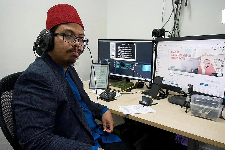 AMALAN TRADISI: Menurut pegawai pembangunan sosial, Masjid Hajjah Rahimabi Kebun Limau, Ustaz Muhammad Irfan Jumadi (gambar), majlis tahlil dan bacaan Yaasin secara berjemaah telah lama menjadi kebiasaan di masjid itu.