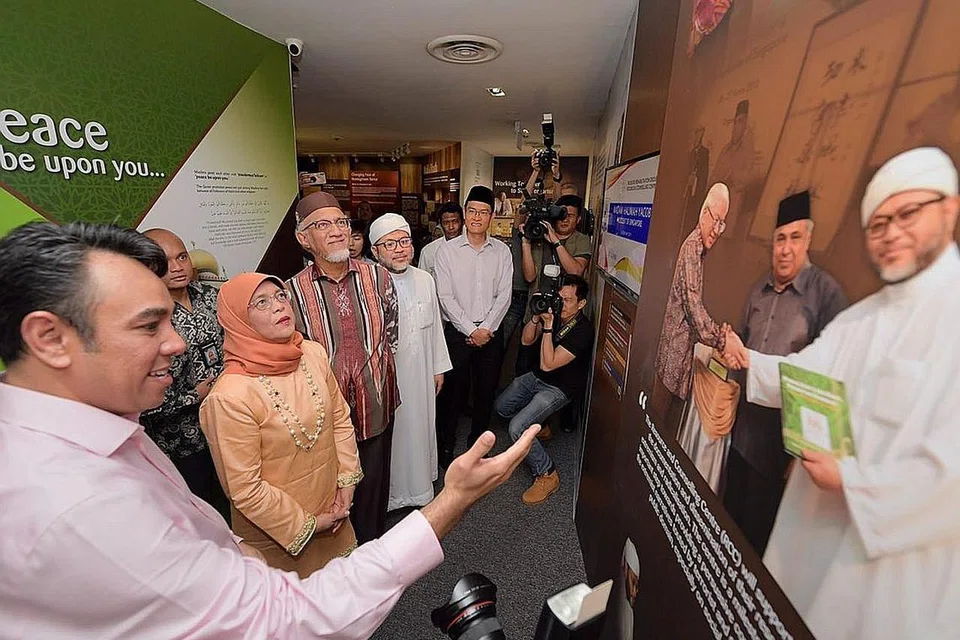 SOKONGAN MASYARAKAT: Enam pertubuhan Melayu/Islam telah menyumbang bagi projek pengumpulan dana bagi pembangunan semula Masjid Khadijah dan peluasan Pusat Sumber dan Kaunseling (RCC) Kumpulan Pemulihan Keagamaan (RRG) yang dihadiri Menteri Kanan, Encik Teo Chee Hean sebagai tetamu terhormat kelmarin. - Foto fail