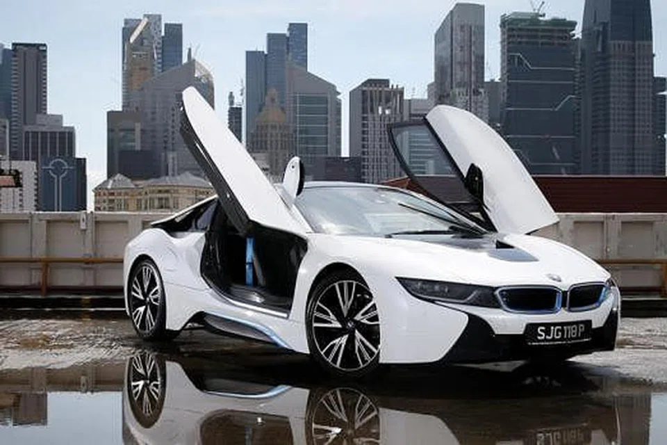 JUARA KERETA: Inilah kereta model BMW I8 yang memenangi anugerah Kereta Terbaik Straits Times 2015. - Foto THE STRAITS TIMES