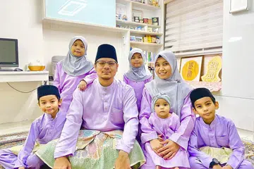 VIDEO PADA 1 SYAWAL: Ustaz Muhamad Nuzhan Abdul Halim merancang mengambil gambar dan video anak-anaknya pada 1 Syawal untuk menghiburkan mereka dan juga untuk dijadikan kandungan bagi saluran YouTube keluarganya. - Foto ihsan USTAZ MUHAMAD NUZHAN ABDUL HALIM
