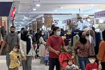 MELANCONG KE MALAYSIA: Suruhanjaya Tinggi Singapura di KL dan Konsulat Agung di JB turut menekankan bahawa pelancong perlu pastikan pasport dicop di pusat pemeriksaan Malaysia sebelum masuk dan keluar dari Malaysia. - Foto fail