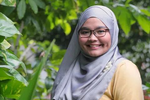 DARAH SENI: Cik Anis merupakan penyanyi lagu tradisional serta pendendang syair dan giat menyebarkan ilmu syair kepada anak muda.