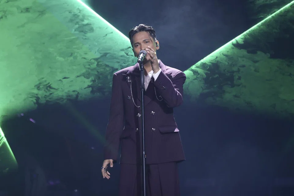 Izat Ibrahim, Januari, Glenn Fredly