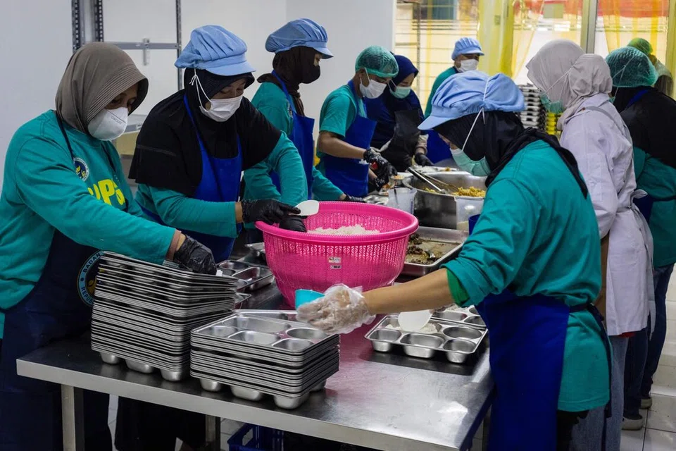 Indonesia, cef profesiona, program makanan percuma 