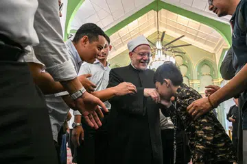 Mufti Besar Mesir, Shaikh Dr Shawki Ibrahim Abdel-Karim Allam, menghadiri solat Jumaat di Masjid Sultan semasa berada di Singapura bagi menghadiri Persidangan Fatwa Dalam Masyarakat Kontemporari anjuran Majlis Ugama Islam Singapura (Muis) pada Februari.