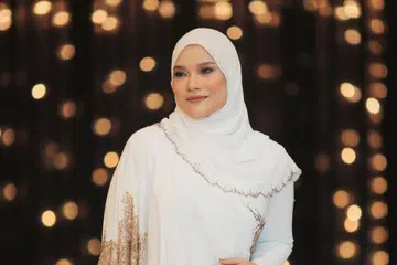 STABIL WALAU DI ICU: Keadaan penyanyi Datuk Nora Ariffin stabil walaupun masih dirawat di unit jagaan rapi (ICU) di pusat perubatan swasta Hospital KPJ Kajang.