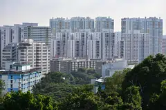 Rebat cukai hartanah sekali sahaja bersama dengan perubahan kepada peringkat nilai tahunan (AV) bagi rumah diduduki pemilik yang akan bermula dari 2025, bermakna semua flat HDB sedemikian dan lebih 90 peratus hartanah kediaman privet tersebut akan menyaksikan bil cukai lebih rendah pada 2025.