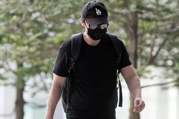Liew Yik Kit, warga Singapura yang merupakan bekas pemandu peribadi kepada warga Kemboja, Su Binghai, berdepan dua tuduhan di Mahkamah Negara pada 15 Ogos.