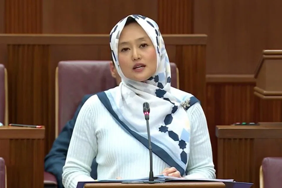 Menteri Negara (Penerangan dan Pembangunan Digital merangkap Kesihatan), Cik Rahayu Mahzam, sedang berbincang dengan pihak berkuasa Australia dan pengendali platform media sosial untuk mendapatkan pandangan mereka tentang had umur penggunaan media sosial.