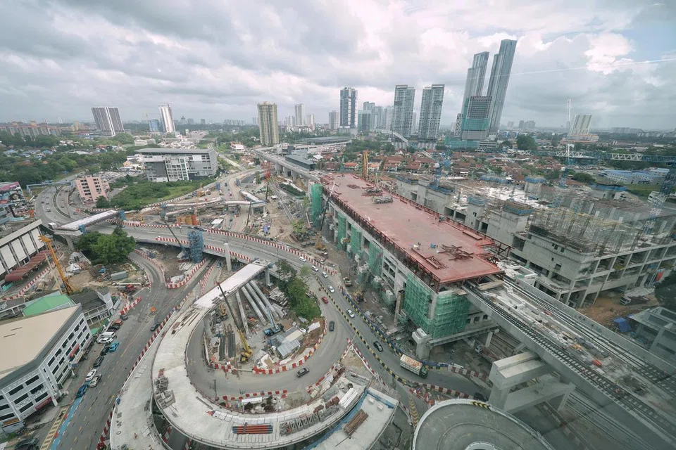 Kerja-kerja pemasangan landasan rel bagi Laluan Sistem Transit Laju (RTS Link) sudah lebih 65 peratus siap dan dijangka siap sepenuhnya menjelang Julai 2025.