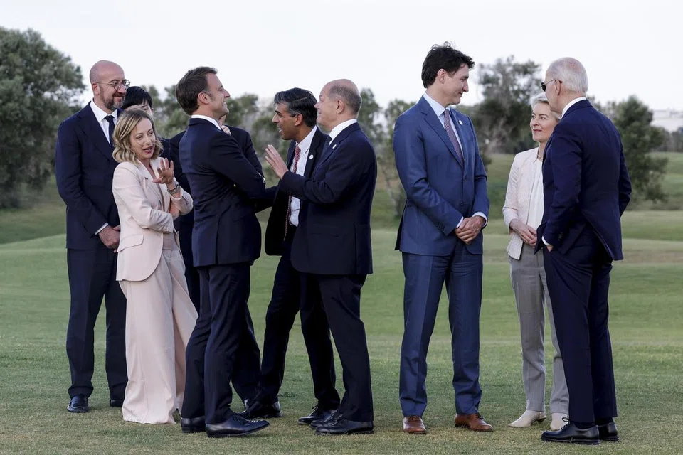 Para pemimpin Kumpulan Negara G7 (G7) yang bersidang di Italy, bersetuju  melakar perjanjian bagi menyediakan pinjaman AS$50 bilion ($68 bilion) kepada Ukraine dengan menggunakan faedah daripada aset Russia yang telah dibekukan