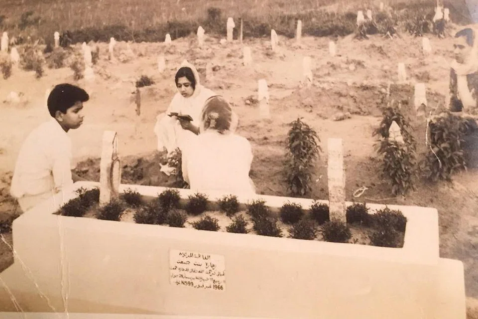 TANAH PERKUBURAN ISLAM BIDADARI: Beginilah keadaan perkuburan Bidadari pada lewat tahun-tahun 1960-an. - Foto ihsan HALIMAH YUSOFF
