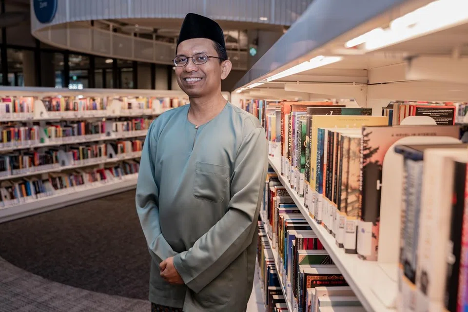 Encik Herman Rothman Pustakawan (Bahasa Melayu)