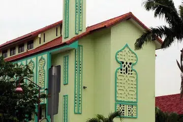 ANTARA TEMPAT BERSEJARAH: Masjid Haji Yusoff adalah antara 18 tempat bersejarah yang tersenarai dalam Jejak Warisan Hougang yang dilancarkan pada Khamis (29 Oktober). - Foto MASJID HAJI YUSOFF