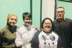 SUSURI MASA: Antara barisan pelakon 'Anak Melayu' (dari kiri), Rozita Husin, Siti Hajar Gani, Junainah Yusoff dan Sani Husin. - Foto TEATER KAMI