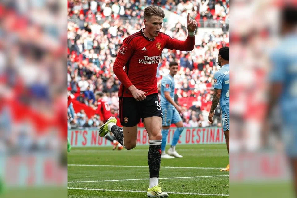 Sekiranya beliau menerima tawaran kontrak Napoli, Scott McTominay, akan sertai pasukan pimpinan bekas pengurus Chelsea, Antonio Conte. 