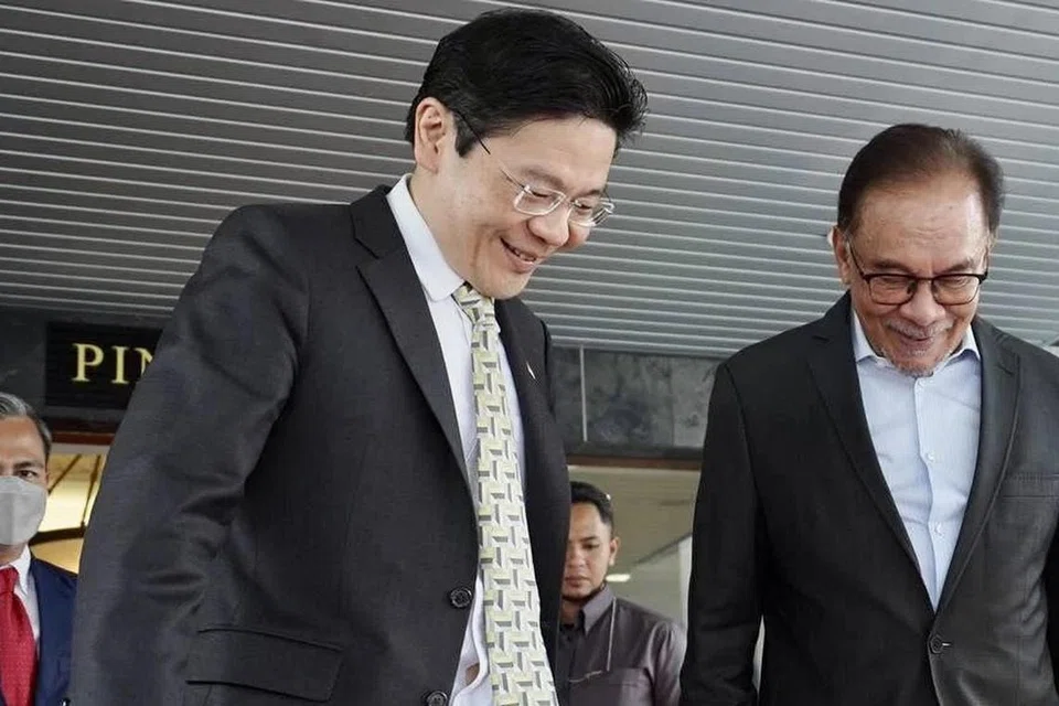 Perdana Menteri Singapura yang baru, Encik Lawrence Wong, dan Perdana Menteri Malaysia, Datuk Seri Anwar Ibrahim.