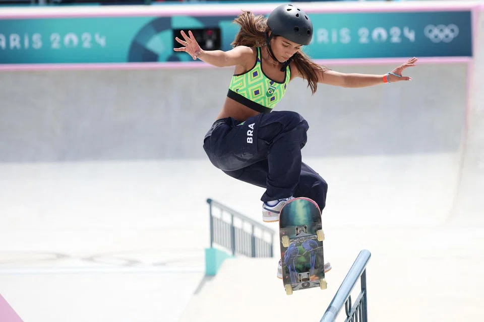 Rayssa Leal dari Brazil beraksi dalam latihan. 