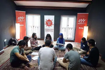 TUNJUKKAN CONTOH BAIK: Sikap inklusif, menurut penulis, adalah penting demi mempamerkan keindahan agama Islam yang sentiasa menganjurkan kebaikan, kebenaran dan keadilan dalam masyarakat umum. - Foto fail yang dipetik pada 2018