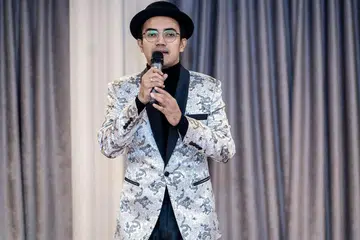 Ezad bakal naik pelamin lagi bersama isterinya nanti, serta berkongsi pengalaman perkahwinan yang diaturkan oleh keluarga masing-masing. 