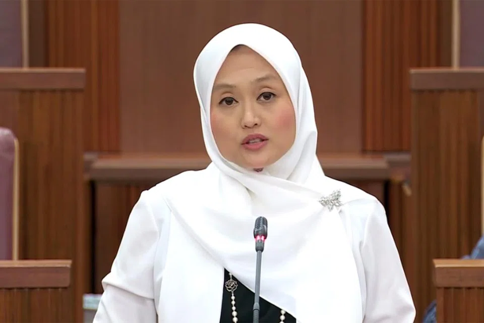 CIK RAHAYU MAHZAM