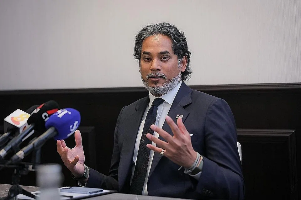 BERSEDIA: Encik Khairy Jamaluddin sedia terima mana-mana kawasan baru yang ditentukan pucuk pimpinan Barisan Nasional (BN) pada Pilihan Raya Umum Ke-15 (PRU15) akan datang. - Foto BH oleh GAVIN FOO