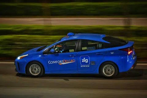TAMBANG NAIK: Untuk membantu teksi membiayai kos operasi lebih tinggi berikutan kenaikan harga bahan api, inflasi  dan kenaikan Cukai Barang Dan Perkhidmatan (GST), ComfortDelGro memperkenalkan perubahan struktur tambang baru termasuk kenaikan tambang dan waktu surcaj baru, bermula 13 Disember 2023, 6 pagi.