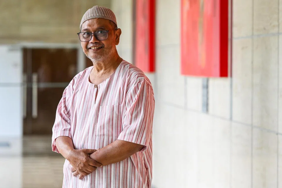 Encik Hamzah Suria, mengambil kesempatan untuk memanfaatkan Skim Beli Balik Pajakan (LBS) dan menjual balik pajakan 30 tahun flat empat biliknya kepada Lembaga Perumahan dan Pembangunan (HDB).