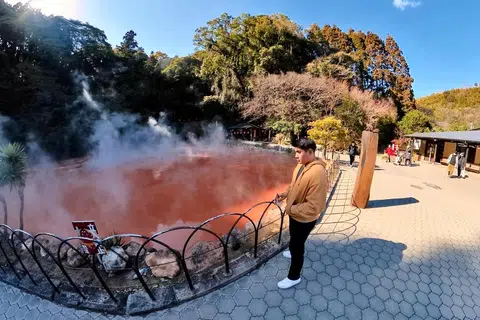 Encik Muhamad Fariqqin Anuar berkunjung ke mata air panas Chinoike Jigoku, atau ‘Blood Pond Hell’ di Beppu, Jepun pada Januari 2023. Ia terlalu panas untuk manusia berendam.